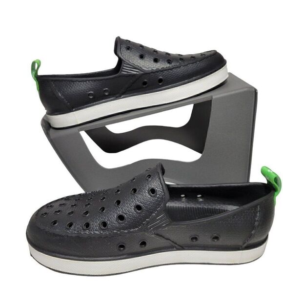 Sanuk Lil Walker Water Shoes Big Kids Size 1 Youth Black Slip On Loafer Unisex - Picture 1 of 13